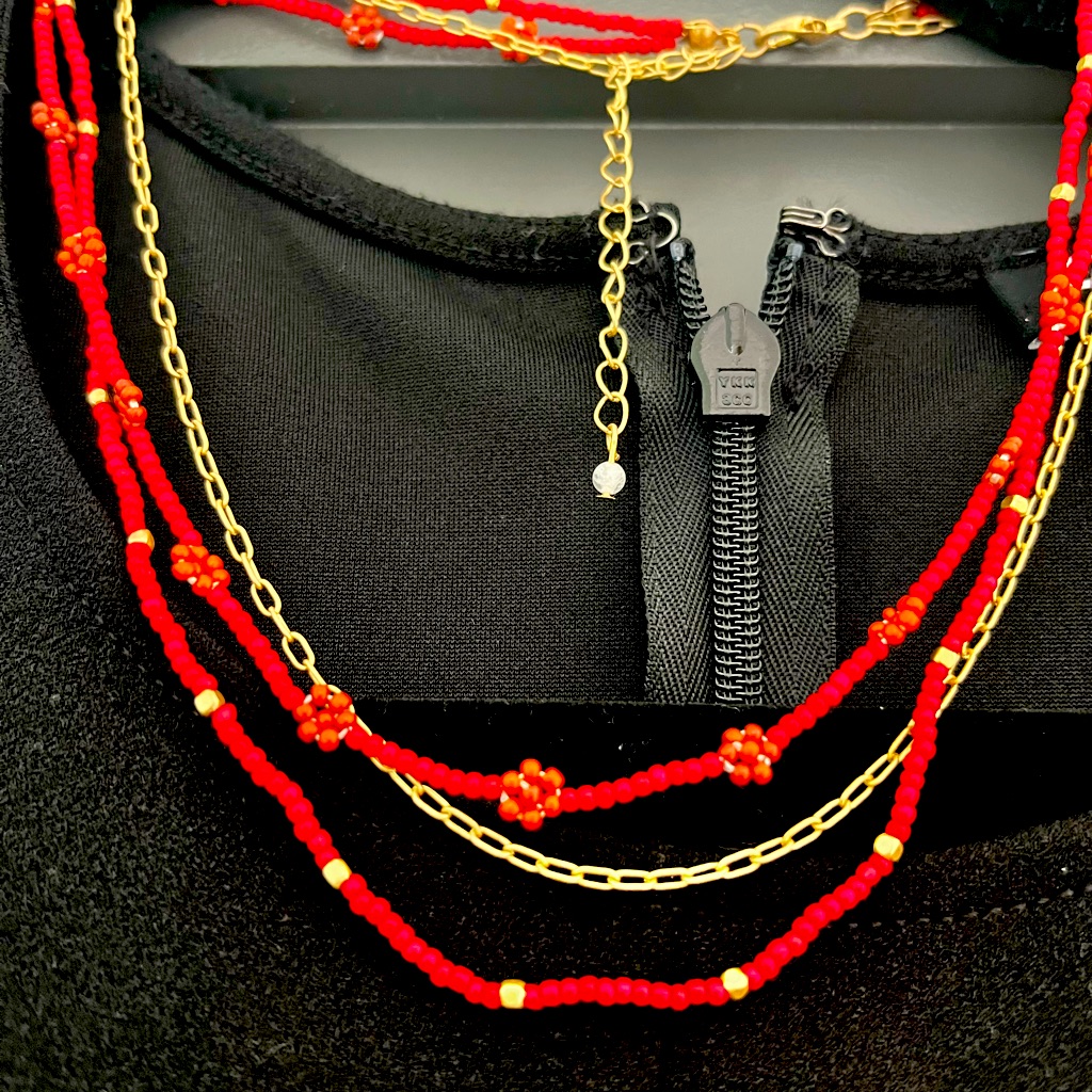 Dainty Necklace Three Strings Gold And Red With Flowers 8$